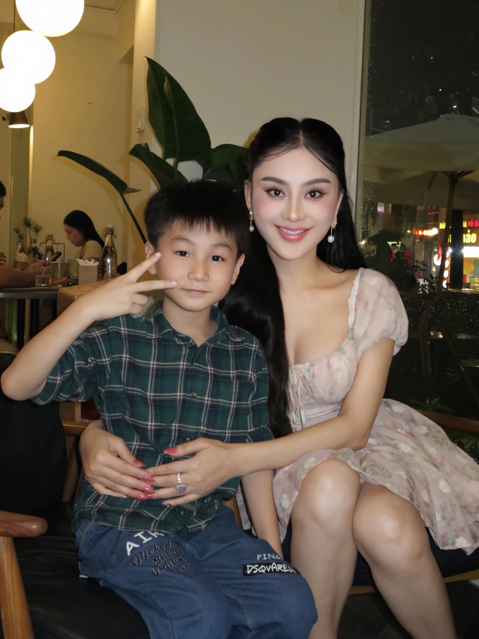 Nghệ sĩ chuyển giới cầm 30 tỷ tiền mặt đi mua biệt thự ở TP.HCM, U50 làm mẹ đơn thân, lận đận tình duyên - Hình 7