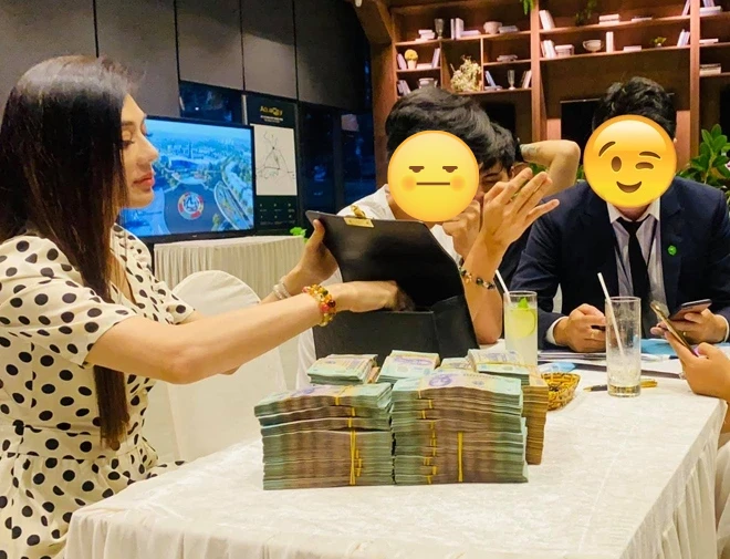 Nghệ sĩ chuyển giới cầm 30 tỷ tiền mặt đi mua biệt thự ở TP.HCM, U50 làm mẹ đơn thân, lận đận tình duyên - Hình 5