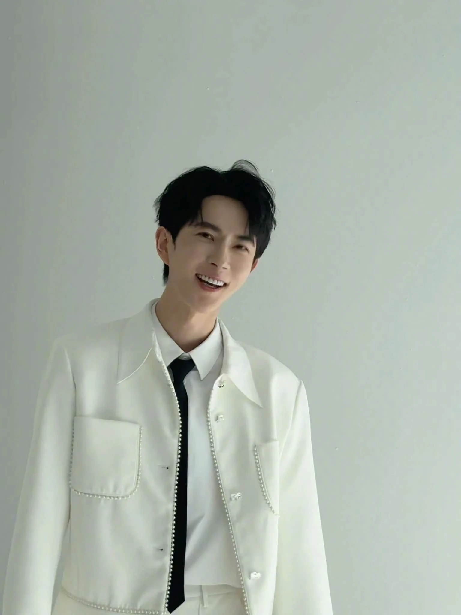 Thợ trang điểm Vu Mông Lung kể chi tiết tâm linh, công ty quản lộ sơ hở? - Hình 7