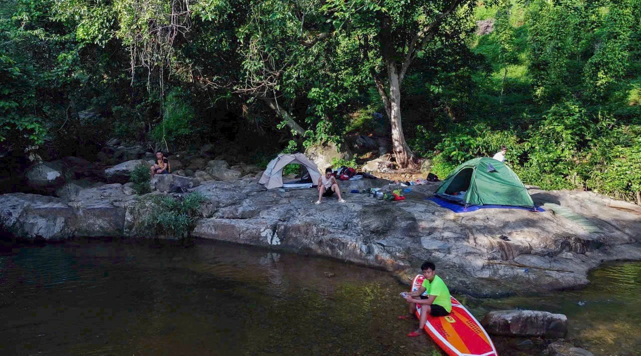 Chiêm ngưỡng dãy núi lửa tuyệt đẹp ở Lâm Đồng - Hình 7