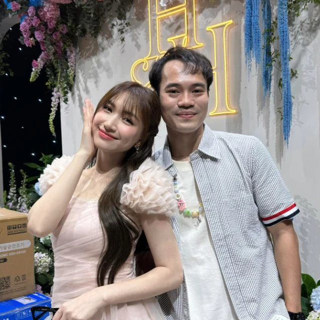 Hòa Minzy bị Nguyễn Văn Chung ẩn ý chuyện tình cảm, nghi là 1 cầu thủ, fan sốc! - Hình 5