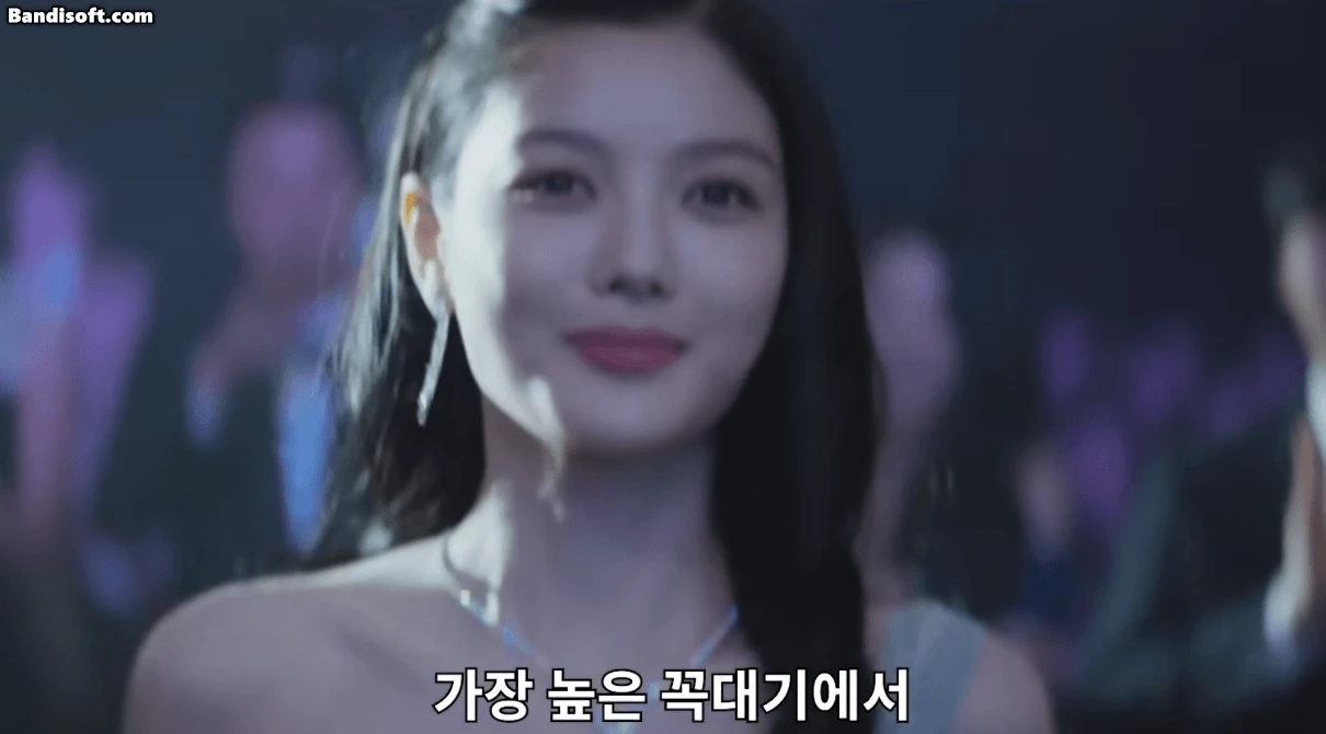 Mỹ nhân đẹp như thiên thần nhưng ác hơn quỷ dữ: Đạp lên đồng nghiệp để nổi tiếng, nhìn ánh mắt thấy lạnh gáy - Hình 7