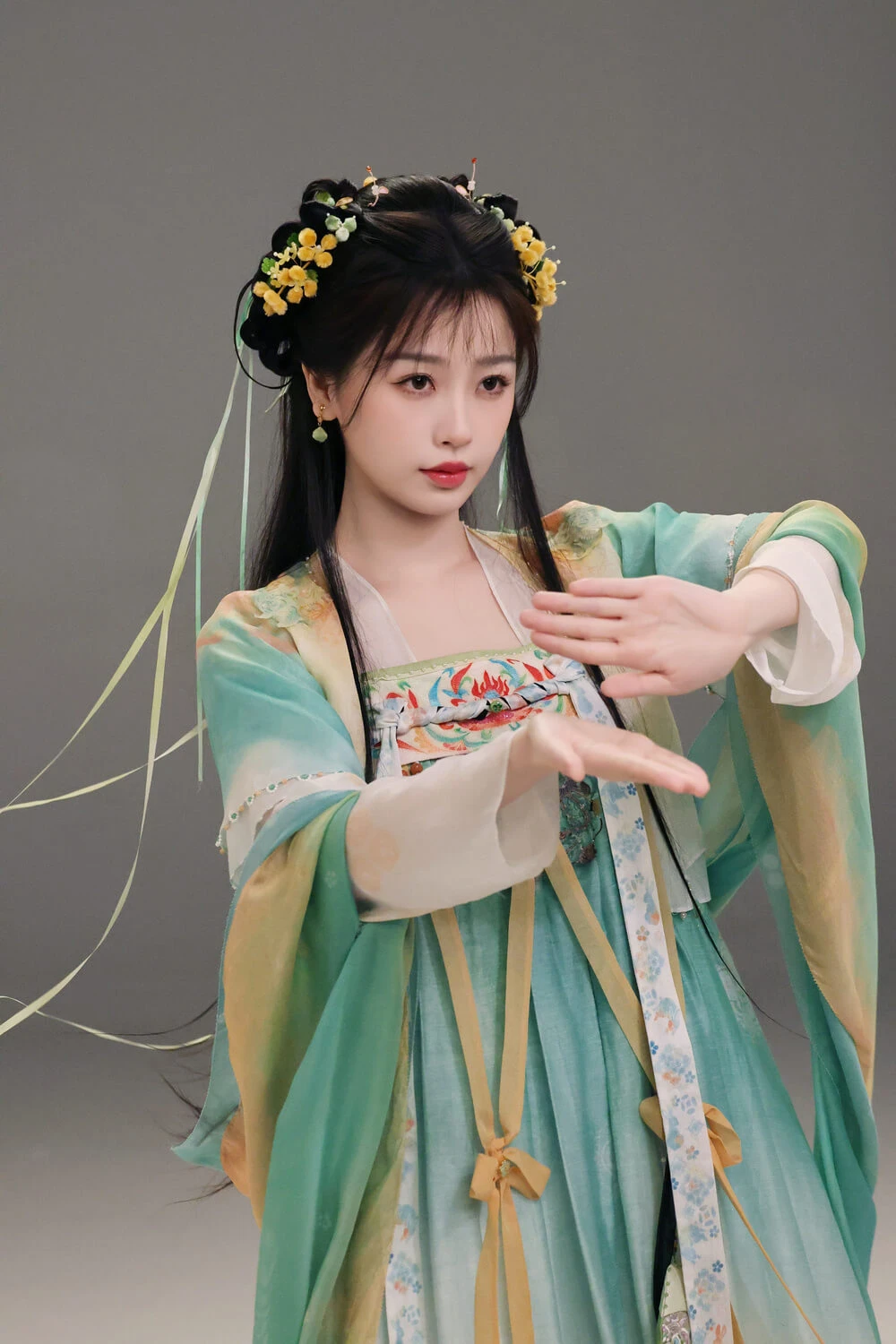 Ngu Thư Hân đi đâu cũng bị tẩy chay, người Thái phẫn nộ vì chiếc váy oan nghiệt - Hình 4