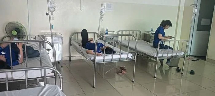 Hàng chục người nghi ngộ độc sau bữa cơm trưa tại công ty - Hình 1