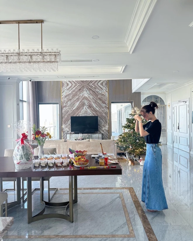 Sự giàu có của Lona Kiều Loan ở tuổi 25 - Hình 2