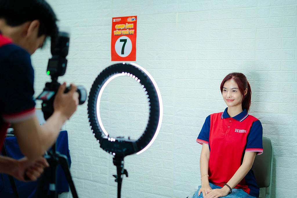 Sự giàu có của Lona Kiều Loan ở tuổi 25 - Hình 13