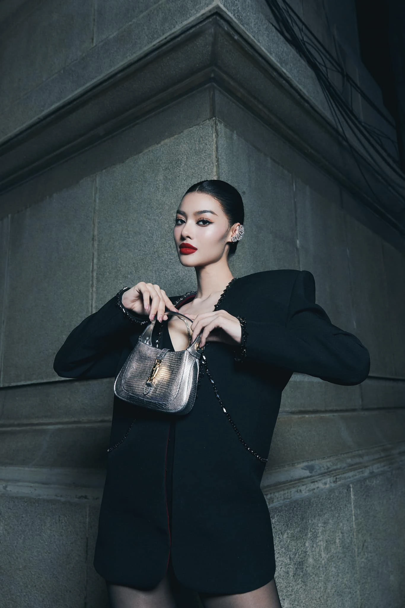 Sự giàu có của Lona Kiều Loan ở tuổi 25 - Hình 8