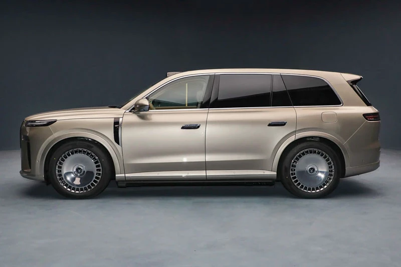 SUV siêu sang giá gần 1,7 tỷ đồng, cạnh tranh với Rolls-Royce Cullinan - Hình 4