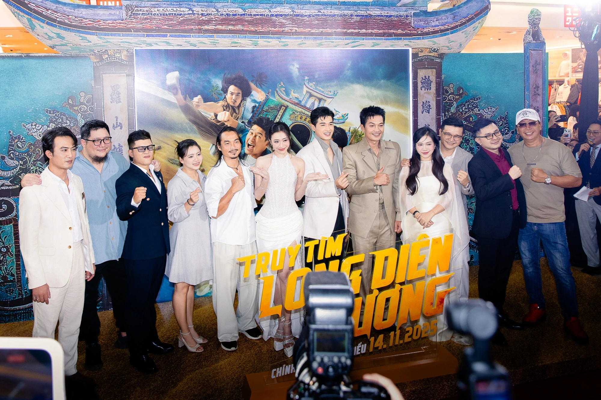 Thảm đỏ HOT nhất hôm nay: Doãn Quốc Đam lên đồ đúng chuẩn tổng tài, Quỳnh Châu - Trâm Anh hóa nàng thơ ngọt ngào - Hình 1