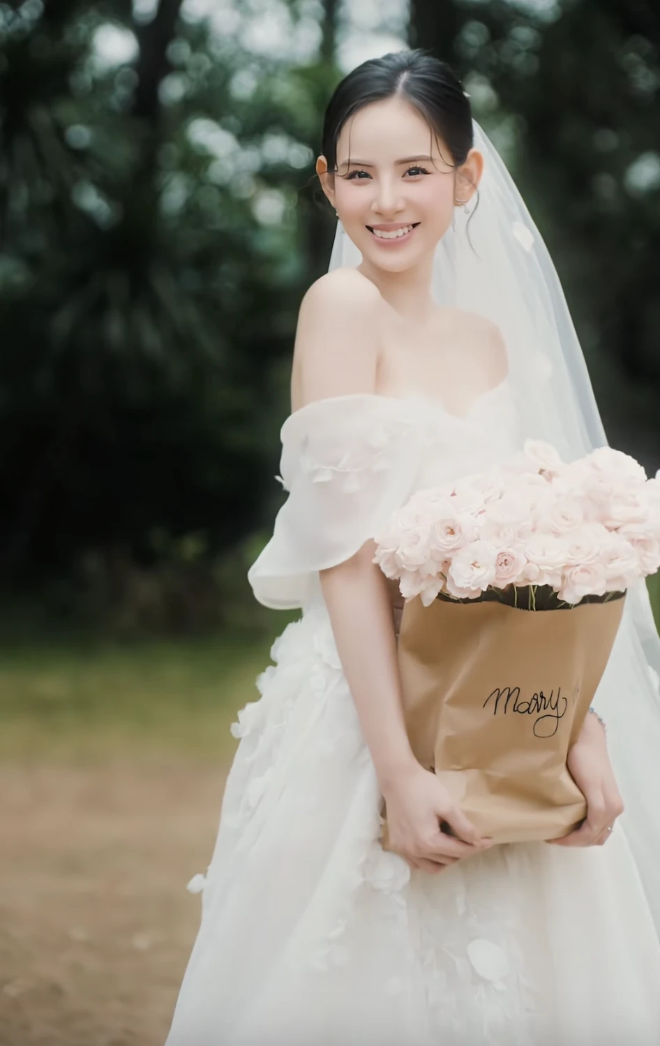 Thêm 1 mỹ nhân Việt công khai ảnh cưới với thiếu gia tập đoàn lớn! - Hình 4