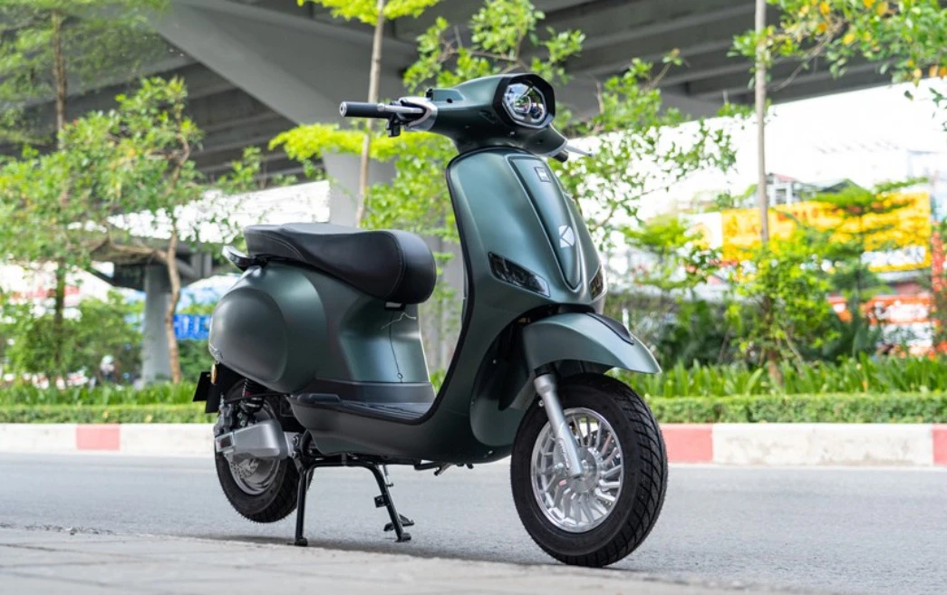 Xe máy điện giá 17 triệu đồng bán ở thị trường Việt trang bị hiện đại, pin khỏe, rẻ hơn Vision, xe số Wave Alpha - Hình 3