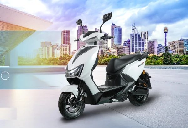 Xe máy điện giá 17 triệu đồng bán ở thị trường Việt trang bị hiện đại, pin khỏe, rẻ hơn Vision, xe số Wave Alpha - Hình 2