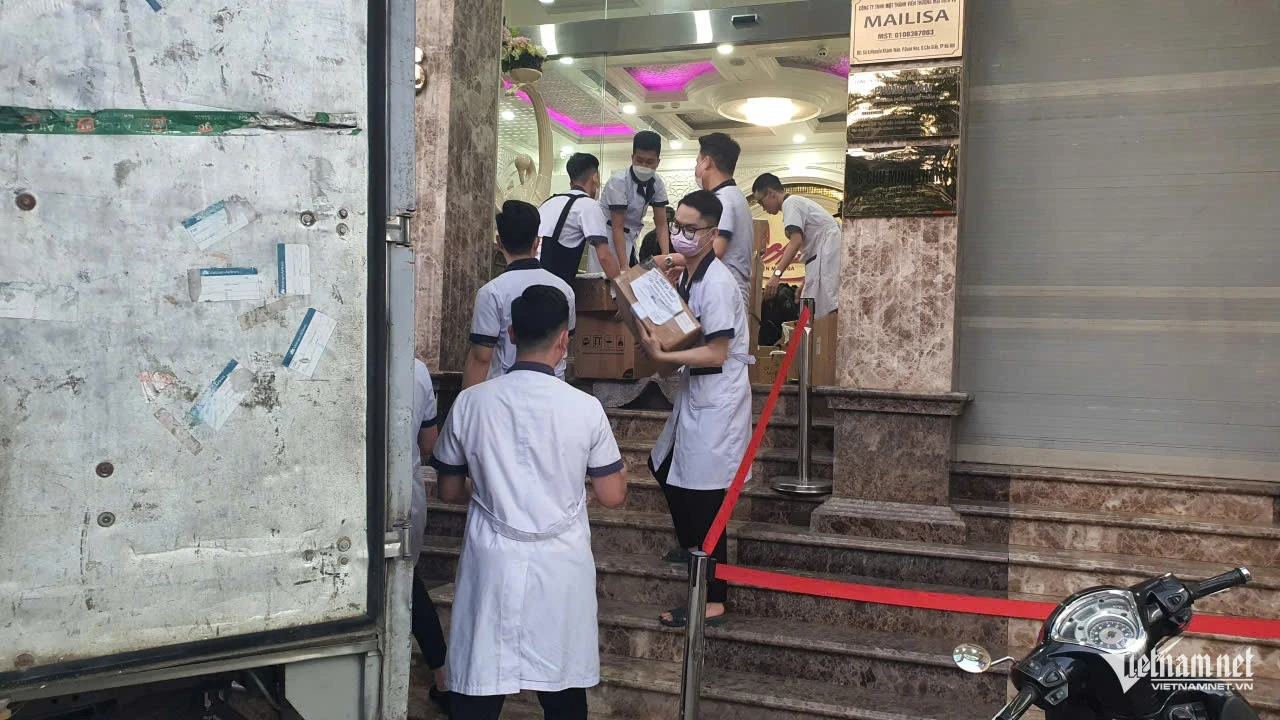 Hàng chục thùng tài liệu được đưa ra khỏi thẩm mỹ viện Mailisa ở Hà Nội - Hình 2