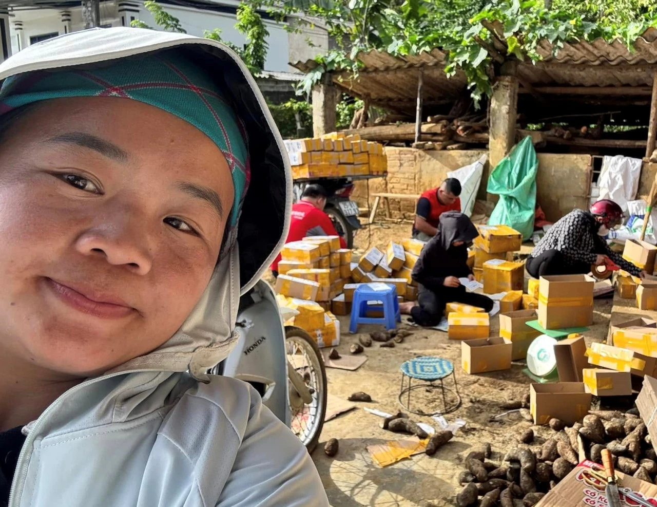 Từ món quà 900 nghìn của chồng, cô gái Mông đổi đời, giúp cả bản bán nông sản - Hình 5