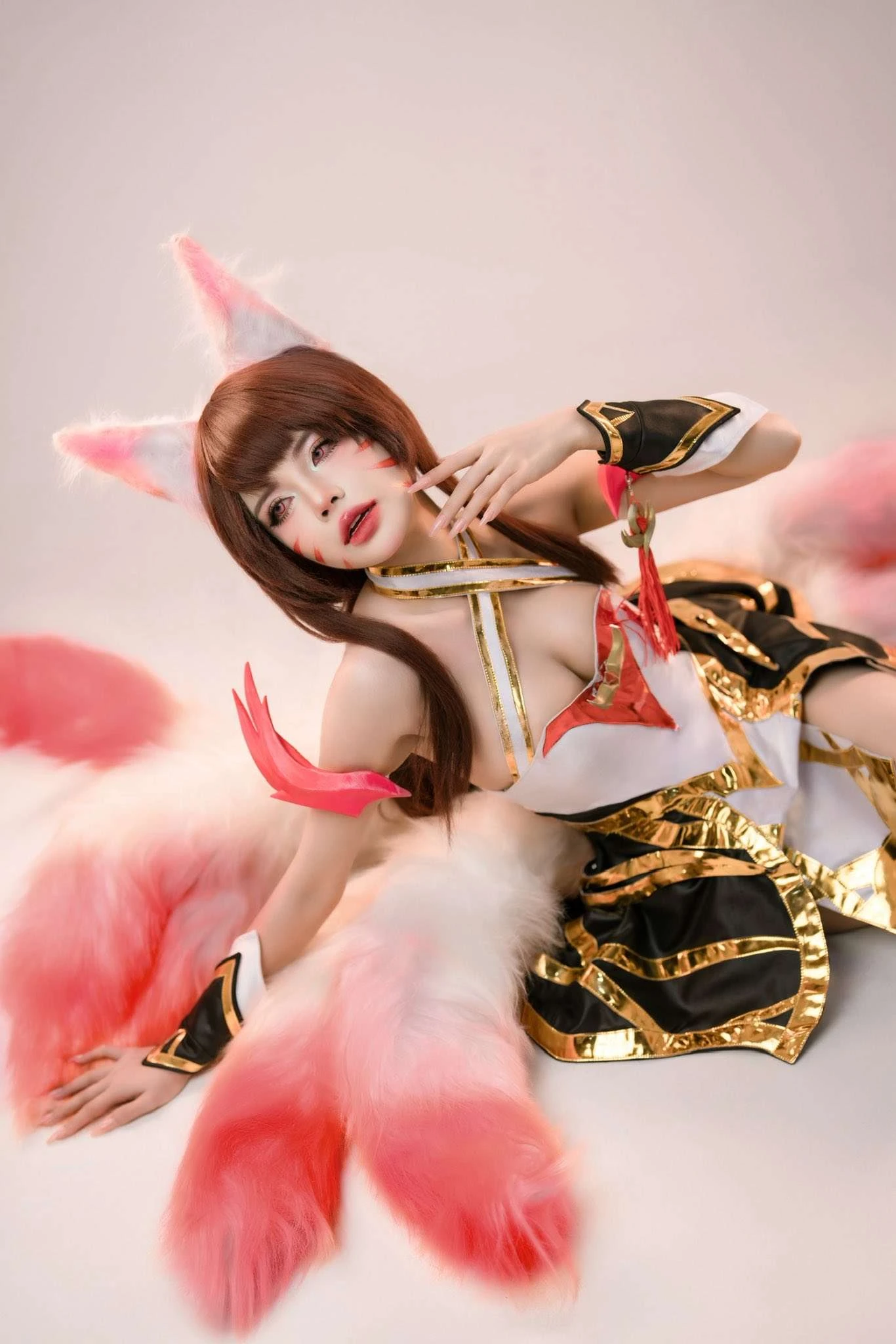 Mai Dora cosplay Ahri tung chiêu tranh sủng - Hình 3