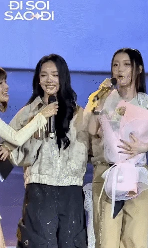 Màn cầu hôn sượng trân thiếu muối nhất Vbiz - Hình 4