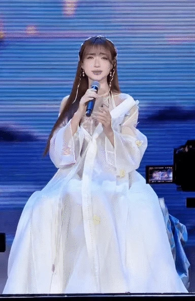 Chỉ có Đan Trường mới khiến Hoà Minzy sến thế này - Hình 3