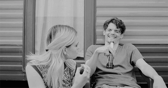 Xem phim Sex Education, tôi nhận ra người anh trai này mới là nhân vật đáng yêu nhất, cô gái nào cũng muốn có bên cạnh - Hình 2