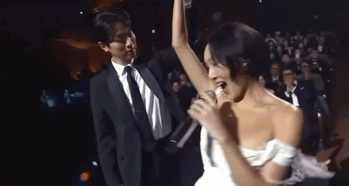 Màn trình diễn phát ngượng cả Rồng Xanh, dàn minh tinh hạng S ngồi vô tri - Hình 4