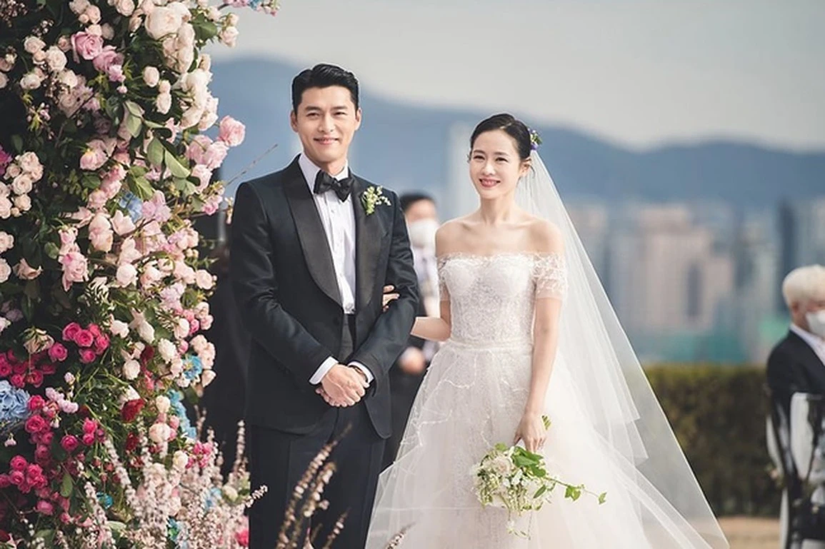 Phát ngượng vì Hyun Bin - Son Ye Jin! - Hình 5