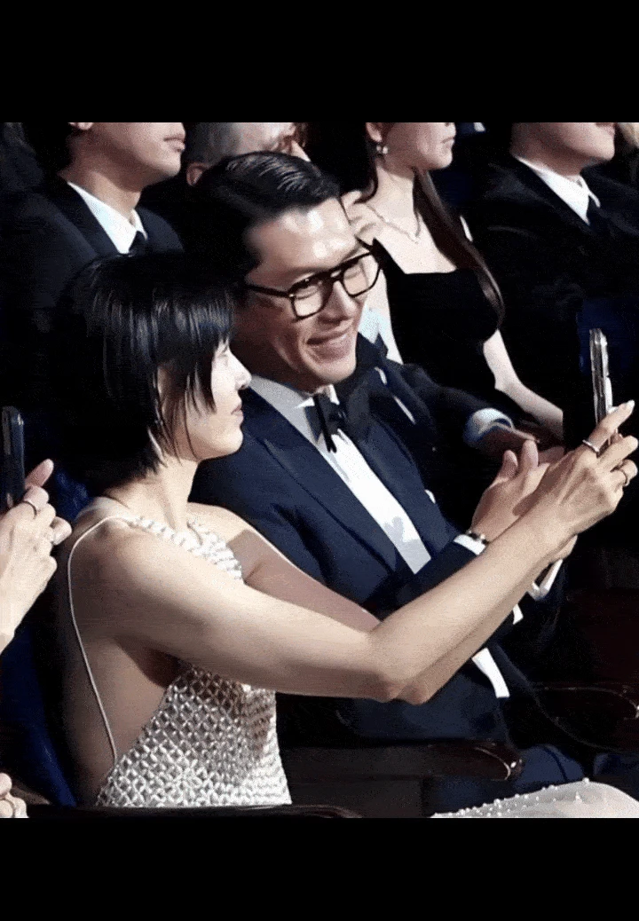Phát ngượng vì Hyun Bin - Son Ye Jin! - Hình 4