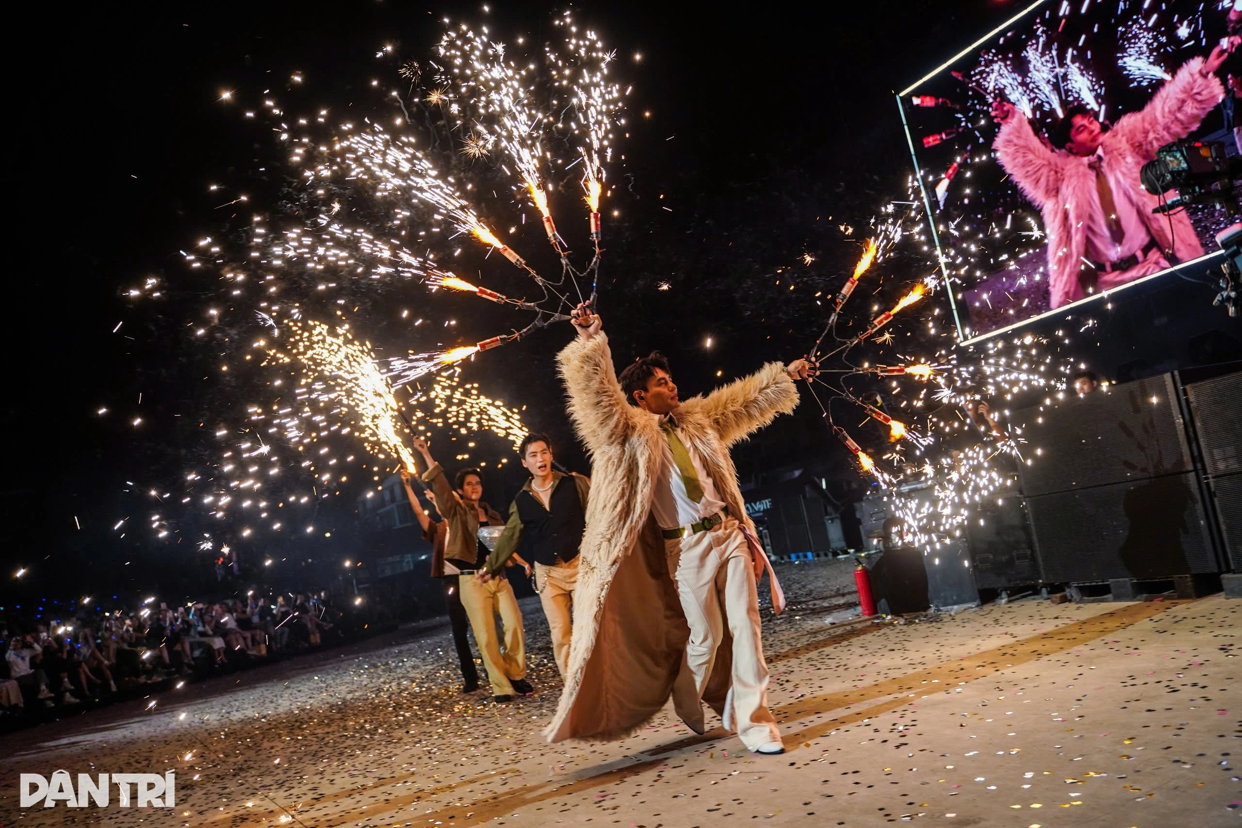 Quốc Thiên kể về tình cũ, được Hồ Ngọc Hà và Hòa Minzy ủng hộ trong concert - Hình 12