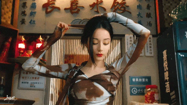 Đây có phải vẻ đẹp đàn ông thèm khát, phụ nữ ghen tỵ: Mặt thiên thần body ác quỷ, bèo nào yếu là gãy liền - Hình 3