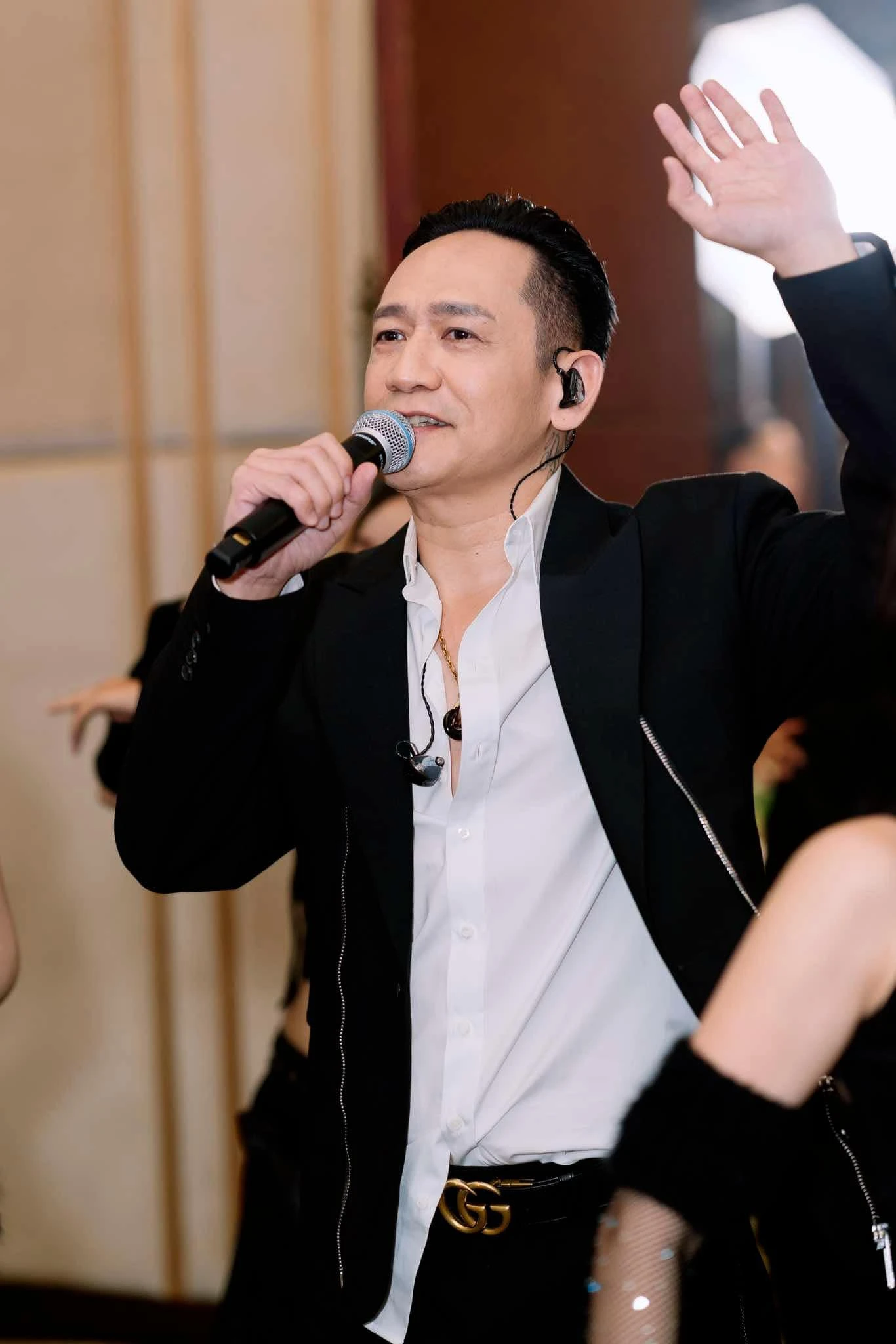 Duy Mạnh đăng tâm thư, ủng hộ miền Trung, Cường Đô La có động thái gây chú ý - Hình 6