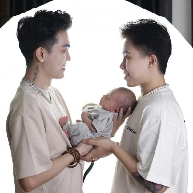 Hồng Sơn khóc lóc lên mạng vay tiền khán giả, bị dân anh chị bao vây vì đổ nợ - Hình 5