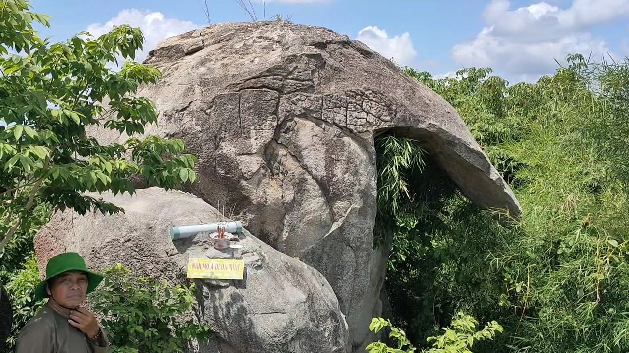 Mỏ Ông Két quay đầu thẳng về núi Cấm, An Giang, thực hư lời sấm truyền quá khứ? - Hình 6