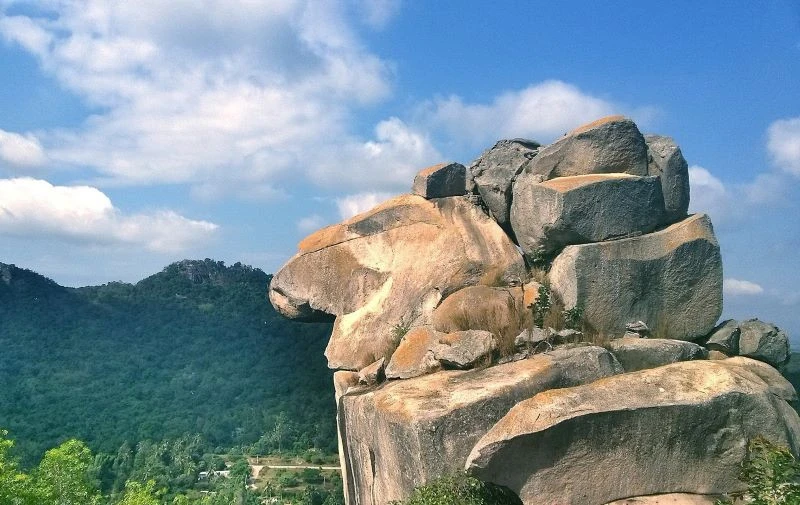 Mỏ Ông Két quay đầu thẳng về núi Cấm, An Giang, thực hư lời sấm truyền quá khứ? - Hình 5