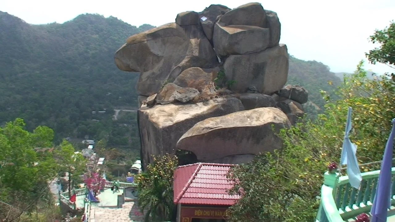 Mỏ Ông Két quay đầu thẳng về núi Cấm, An Giang, thực hư lời sấm truyền quá khứ? - Hình 3