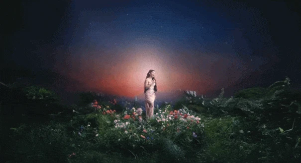 Nữ diễn viên được hỏi cưới bằng 88 lượng vàng ra nhạc như rã đông từ thời 2000s - Hình 2