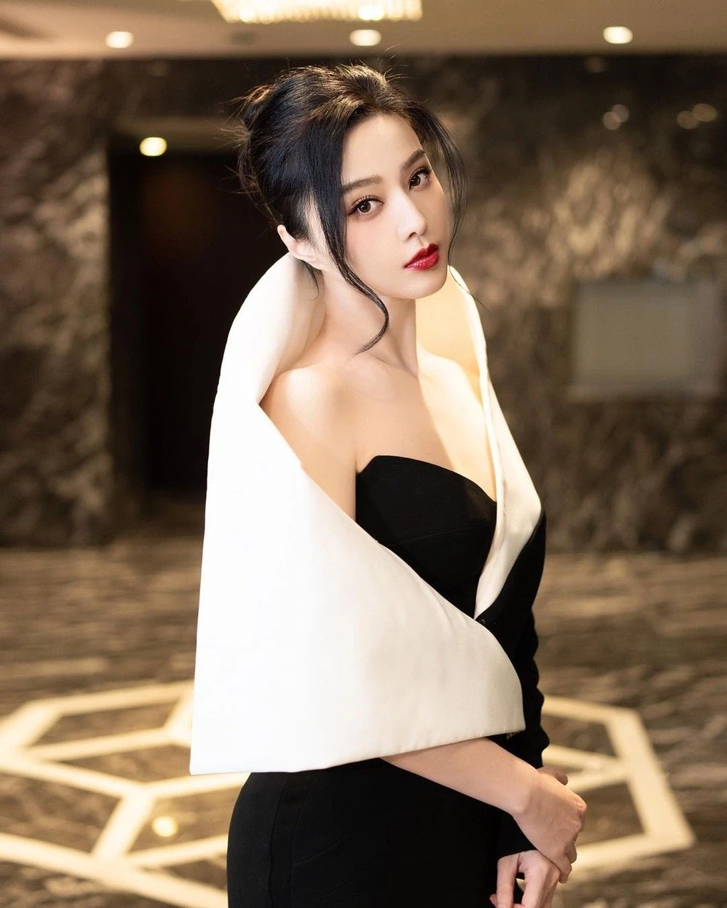 Phạm Băng Băng trắng tay LHP Tokyo, rộ tin bị giám khảo Trung Quốc chơi xấu - Hình 5