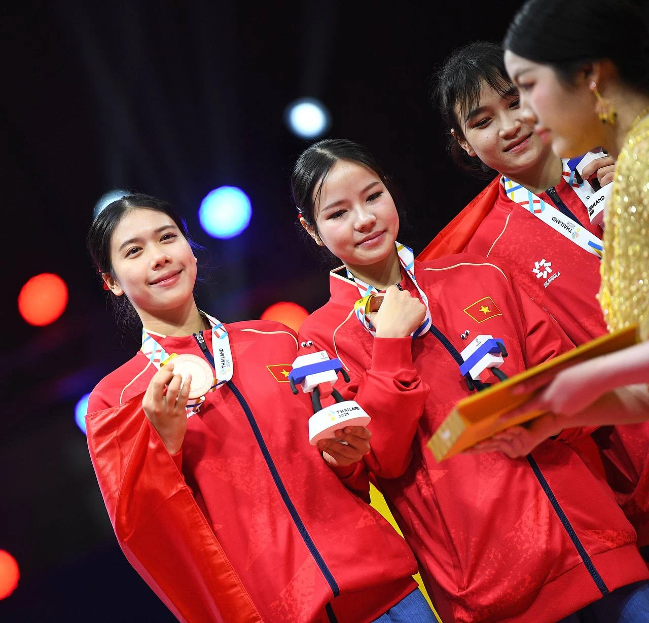 Mê mẩn dàn hot girl Taekwondo ở SEA Games, bên ngoài xinh đẹp, vào sân thét ra lửa, VĐV Việt Nam có phải xinh nhất? - Hình 3