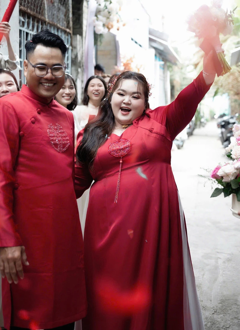 Cô dâu hơn 100kg cháy hết mình trong đám cưới, được mẹ chồng tặng quà đặc biệt - Hình 3