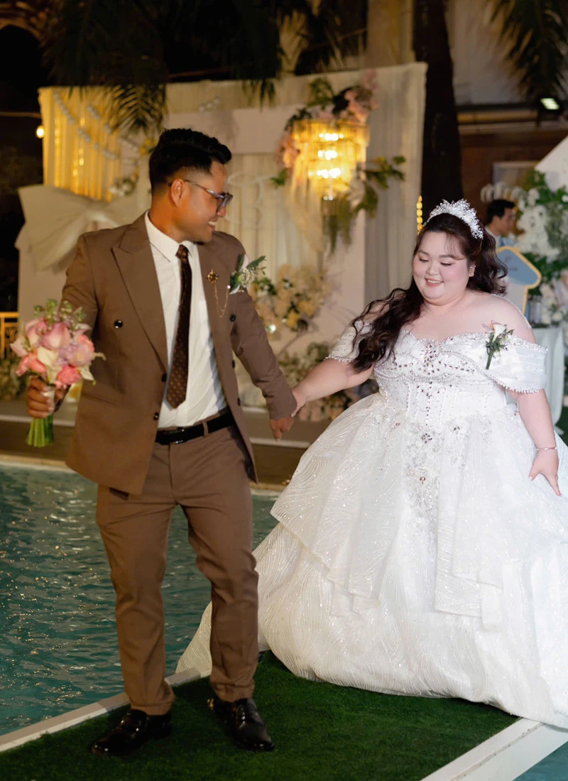 Cô dâu hơn 100kg cháy hết mình trong đám cưới, được mẹ chồng tặng quà đặc biệt - Hình 5