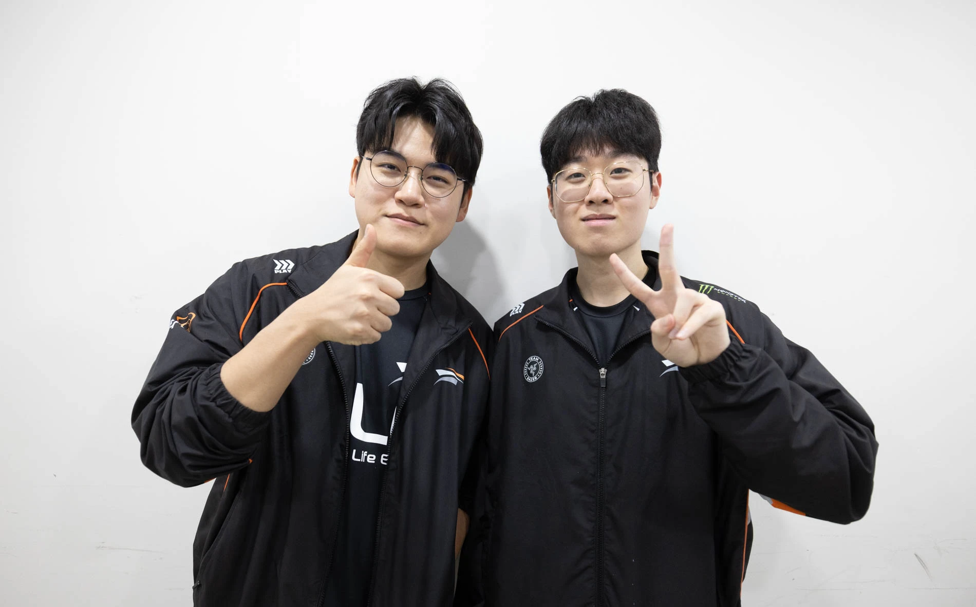 HLE đại thắng T1 nhưng Gumayusi và Peyz mới chiếm hoàn toàn spotlight - Hình 1