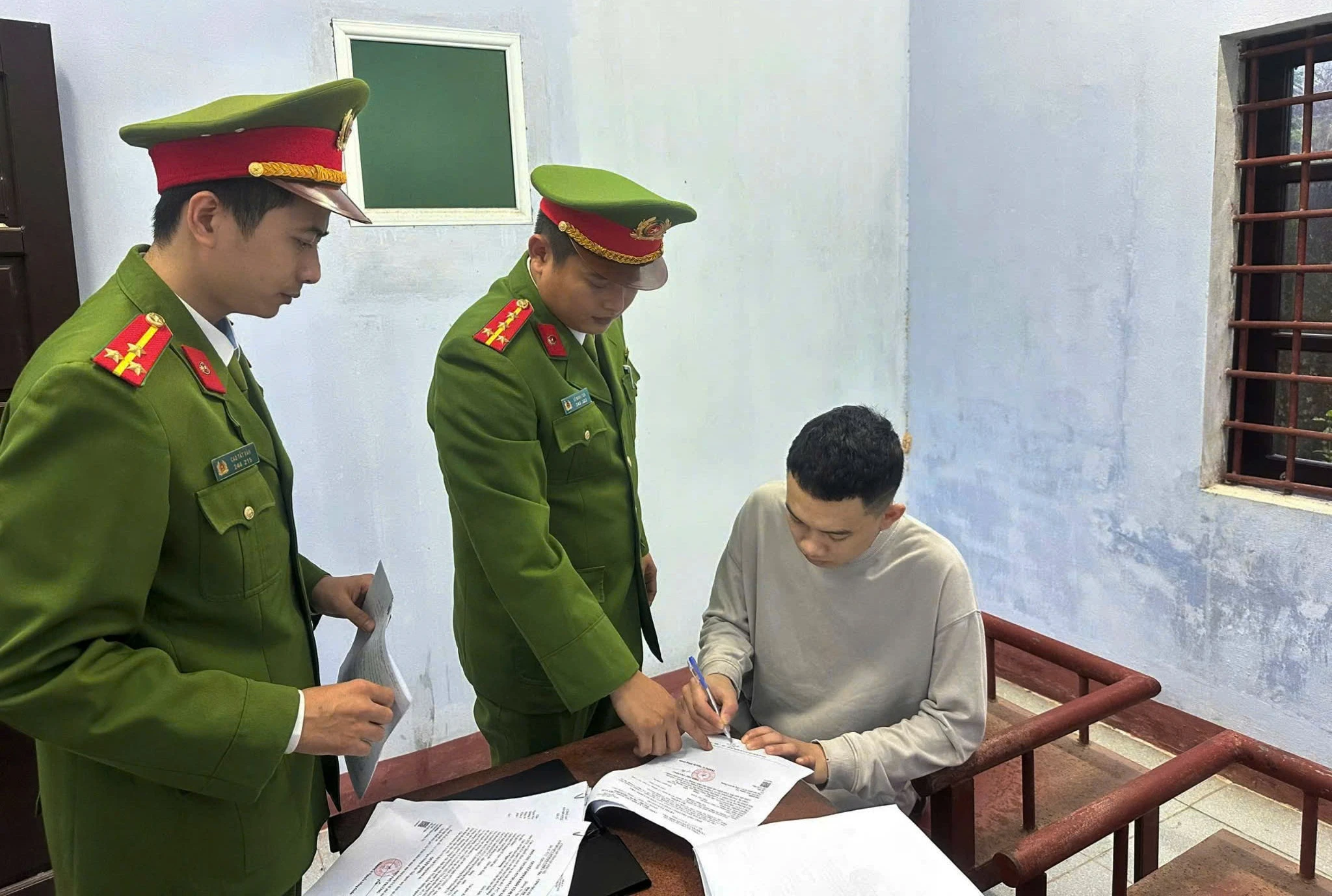 Lao ô tô vào đám đông, Cu Way bị khởi tố tội Giết người - Hình 1