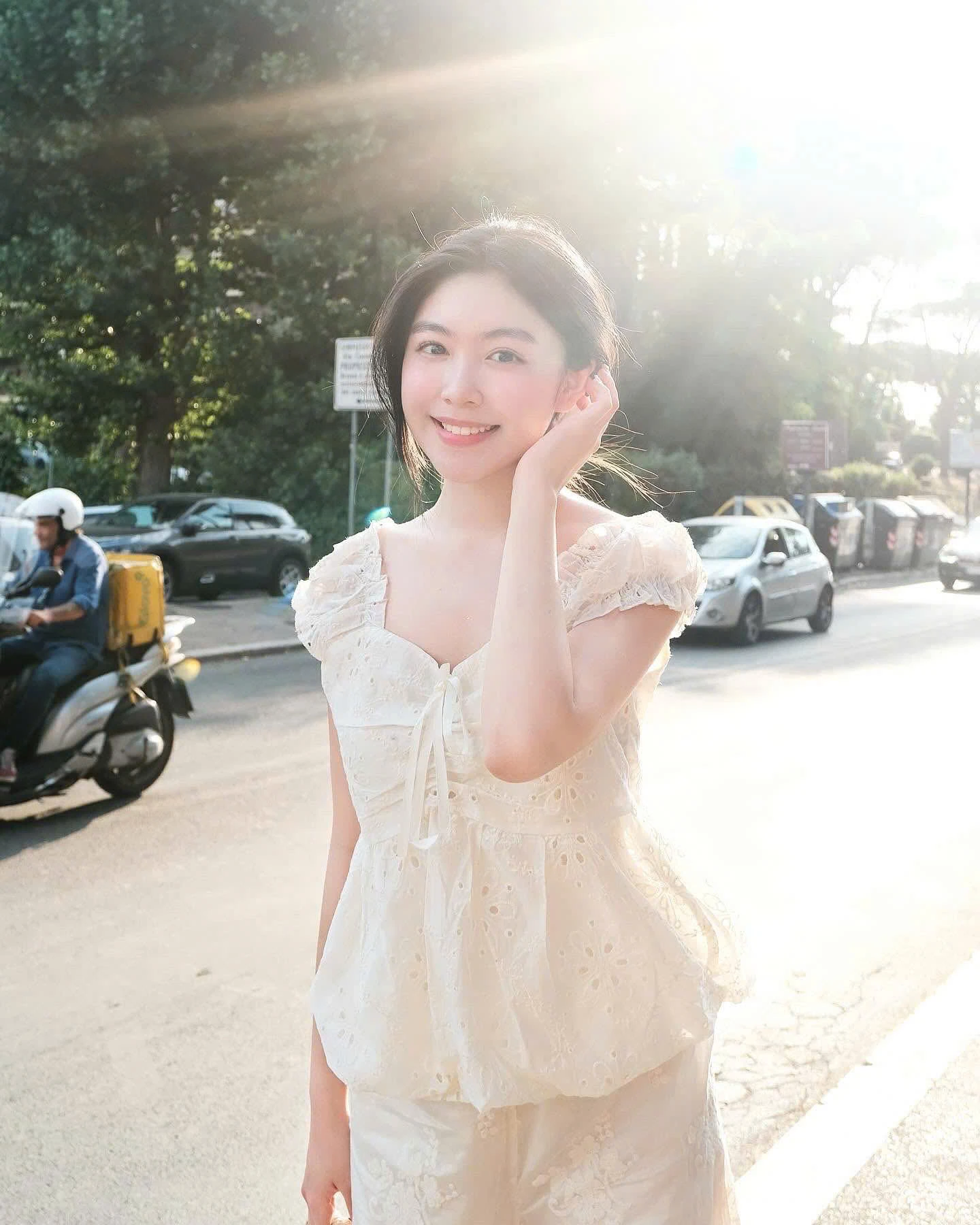 Nhan sắc tuổi 19 được khen xinh như hoa hậu của con gái MC Quyền Linh - Hình 8