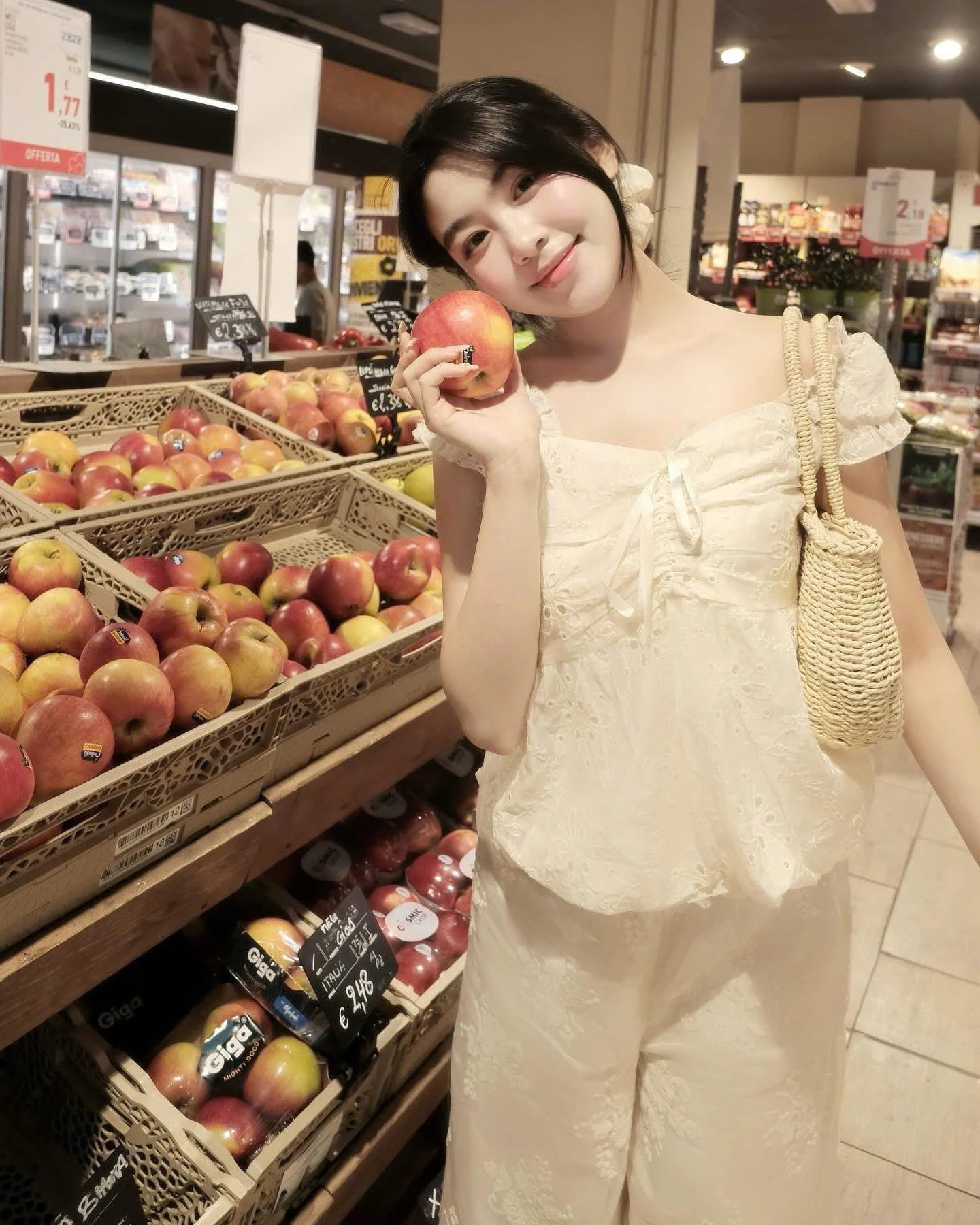 Nhan sắc tuổi 19 được khen xinh như hoa hậu của con gái MC Quyền Linh - Hình 7