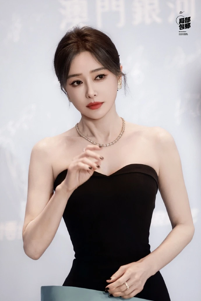 Phú Sát Hoàng Hậu Tần Lam tháo chạy khỏi phi công kém 10 tuổi vì liên tục bị ép buộc làm 3 điều này? - Hình 2