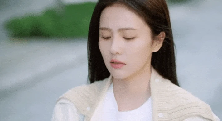 Xui 8 kiếp mới vớ phải phim Trung Quốc này: Nữ chính mặc đồ hiệu như hàng chợ, cảnh nóng phản cảm nhất trên đời - Hình 5