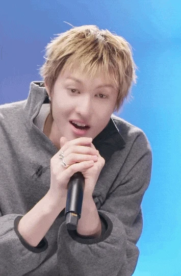 Cả triệu người phát cuồng nghe mỹ nam 1m9 hát nhạc BIGBANG, nghe đến tuổi bài hát mới sốc - Hình 1