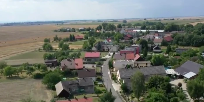 Ngôi làng kỳ lạ nhất thế giới: 11 năm chỉ sinh toàn con gái, vô lý nhưng là thật - Hình 2