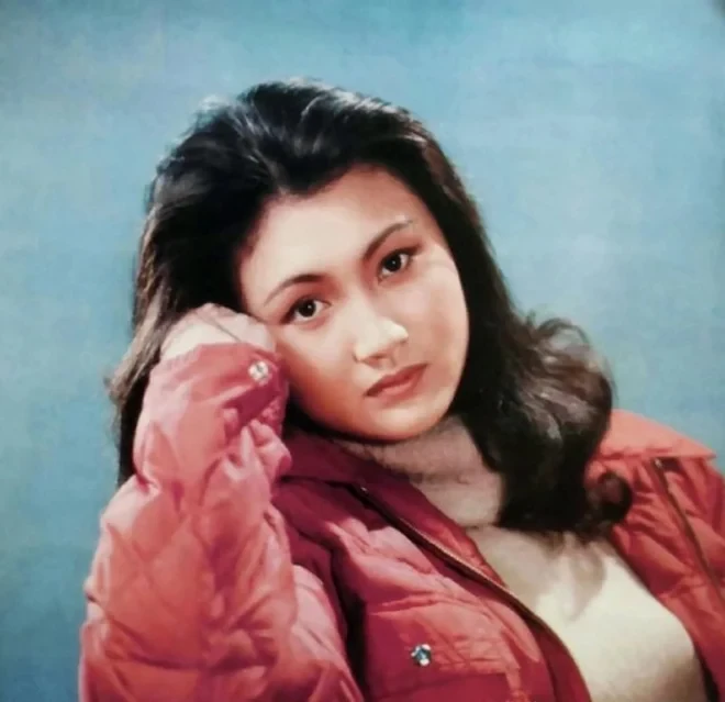 Dương Quý Phi đẹp nhất màn ảnh Hoa Ngữ, giải nghệ sớm, đời sống U60 gây tò mò - Hình 2