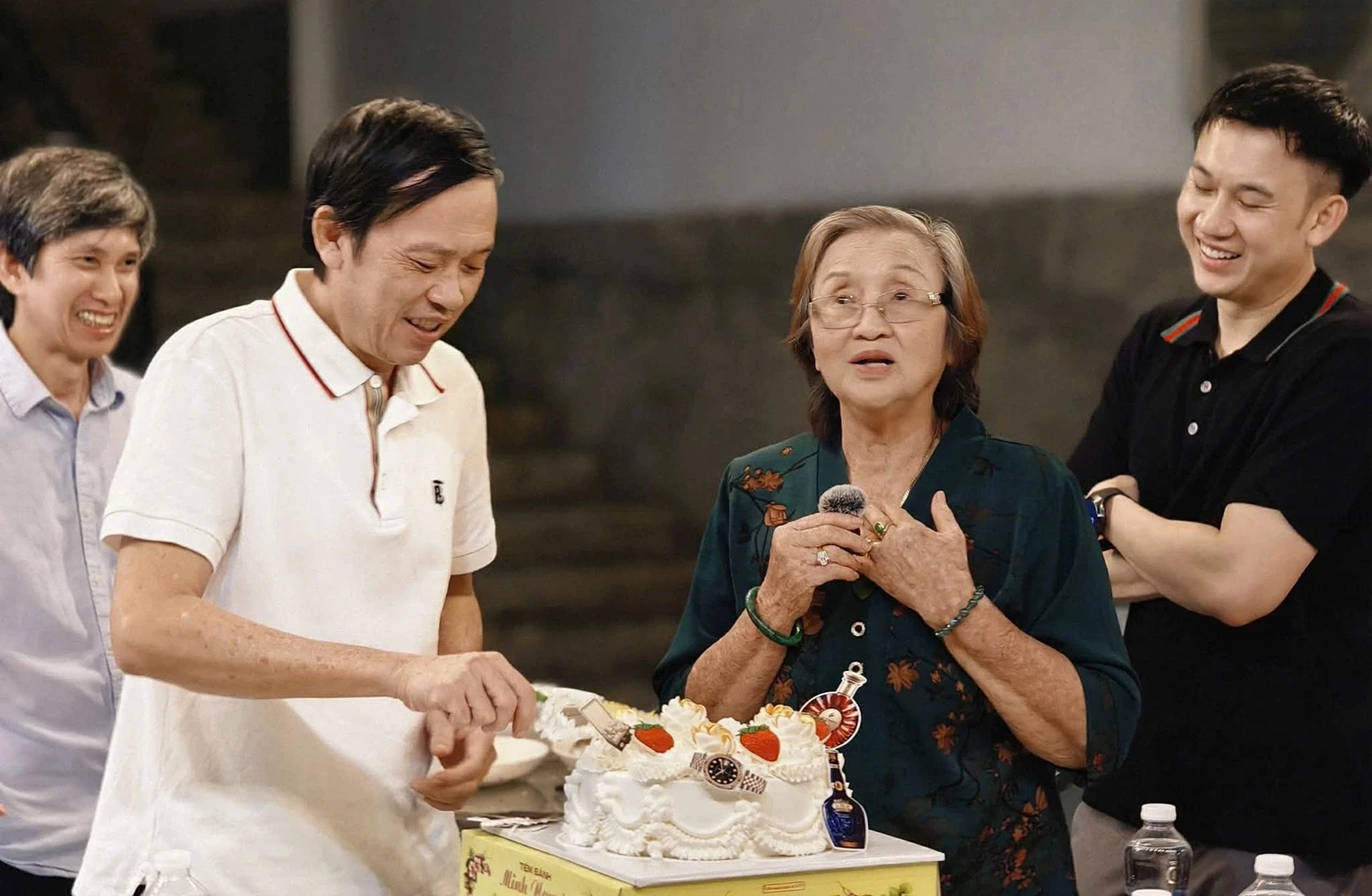 Tình hình của Hoài Linh khi sang tuổi 56 - Hình 3