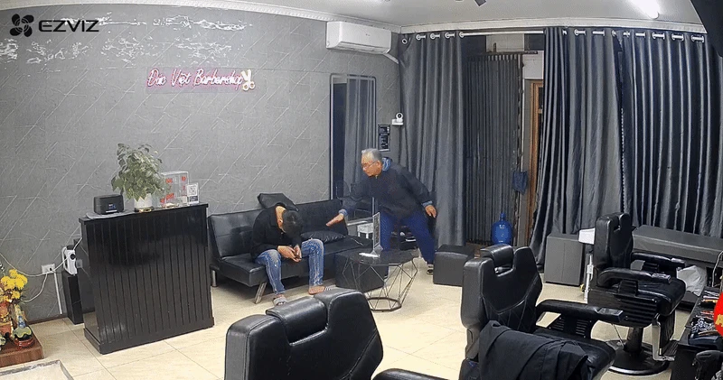 Thợ cắt tóc ở Hải Phòng bất động gọi không tỉnh, hành động chủ nhà gây sốt - Hình 2