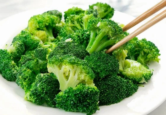Loại rau vào vụ đang bán rẻ đầy chợ, người Việt nên ăn để ngăn ngừa tế bào ung thư - Hình 3