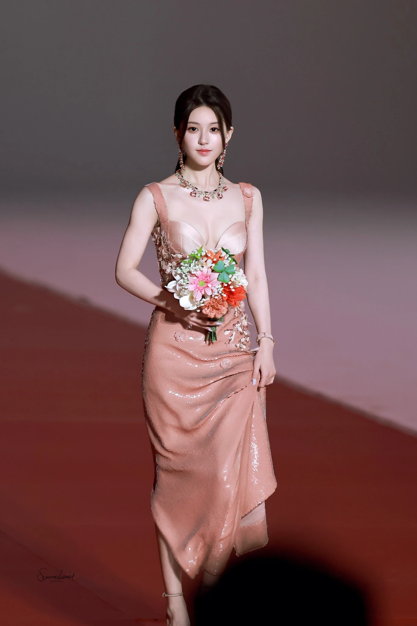 Hot nhất Weibo: Dương Dương và Triệu Lộ Tư lộ chuyện hẹn hò, nhà gái ê chề vì bị cả MXH cười chê - Hình 6